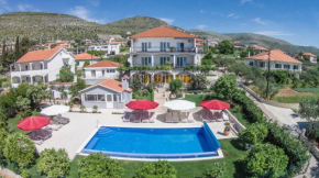 Гостиница Apartments Sorić  Трогир